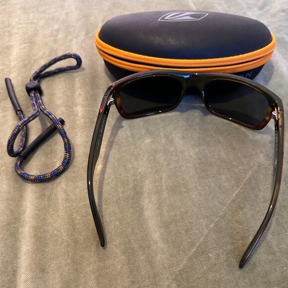 Kaenon Burnet Matte Black Tortoise Polarized Grey Sunglasses Case + Accessories - Picture 7 of 8